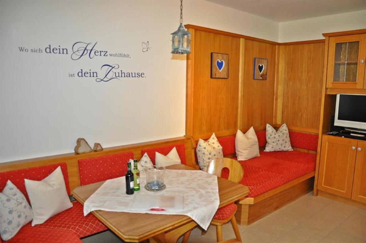 Gaestehaus Bergkristall Wallgau Esterno foto